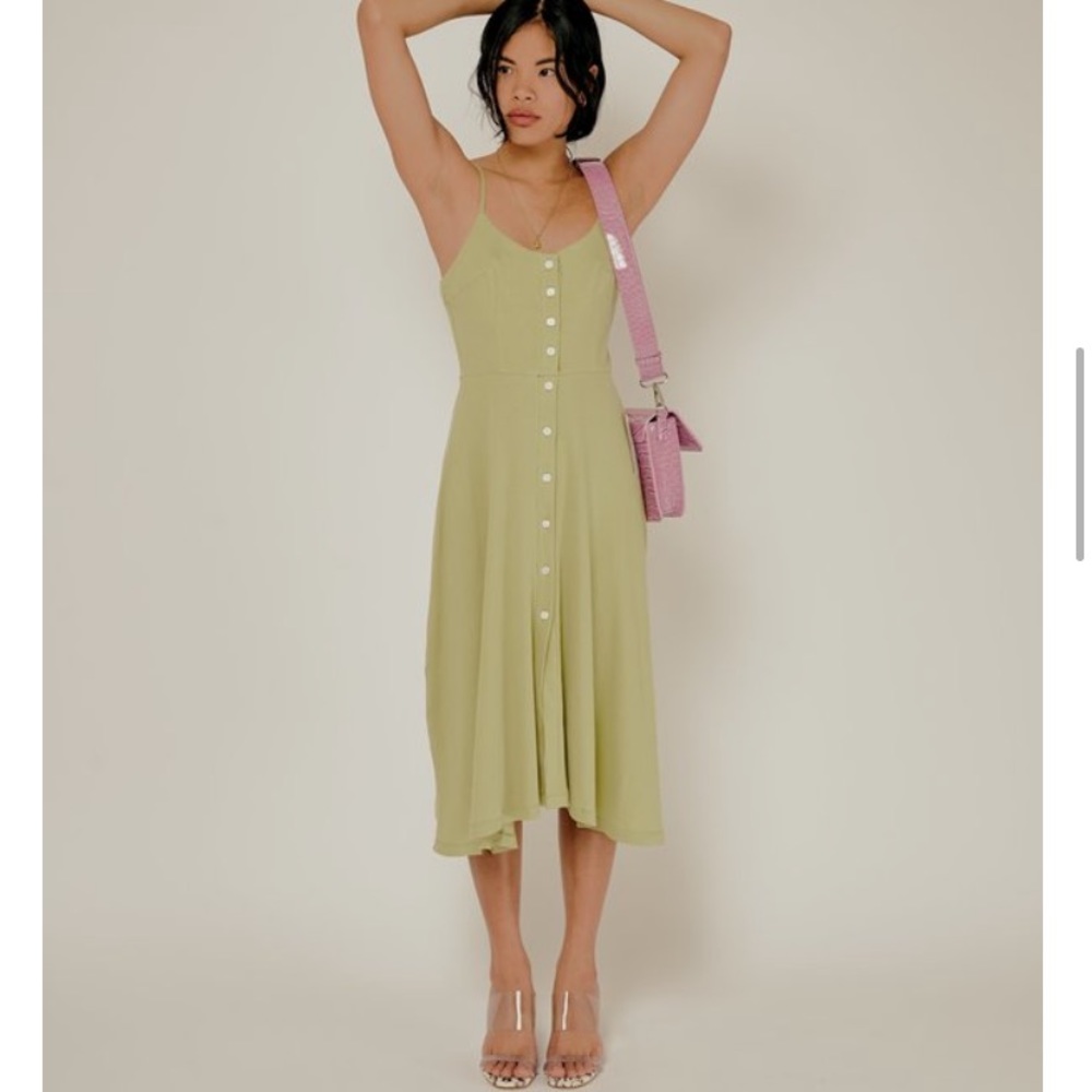 Lisa Says Gah Gwen Dress in Sage (Sold Out) - Picture 1 of 10